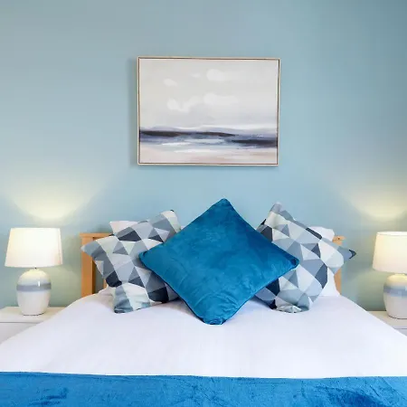 Holiday home Lovely 4 Bedroom London With Free Parking, Garden, Wifi By Roost Kingston upon Thames (Greater London)