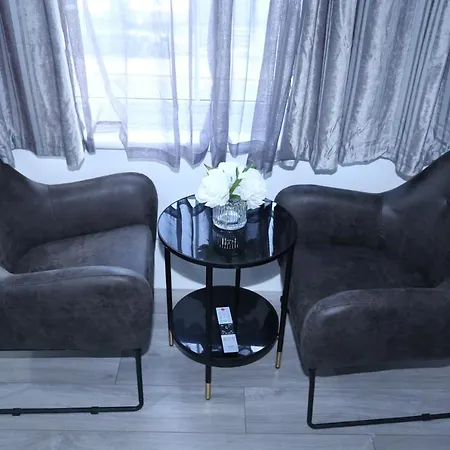 Town Apartment- Lewisham