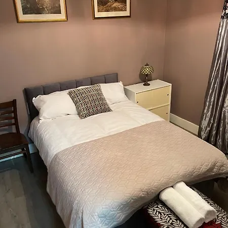 Hotel Crown & Sceptre London