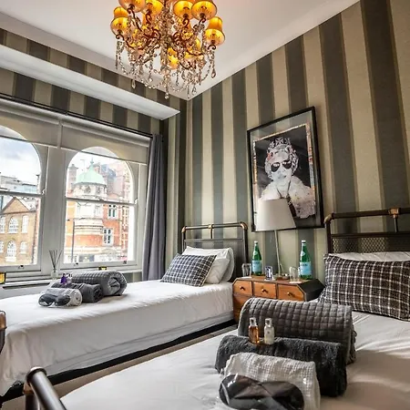 Appartement The Covent Garden 3 Bedroom Penthouse With Rooftop Terrace Londen