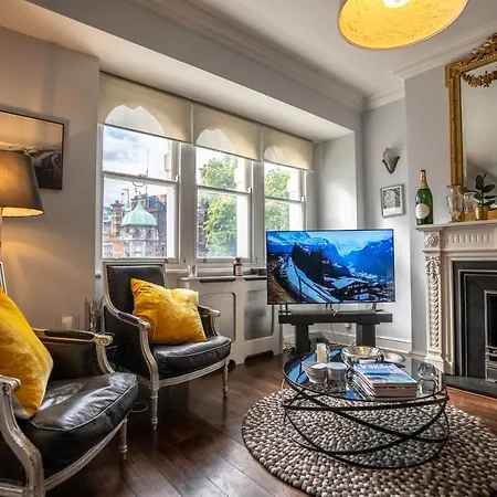 The Covent Garden 3 Bedroom Penthouse With Rooftop Terrace
