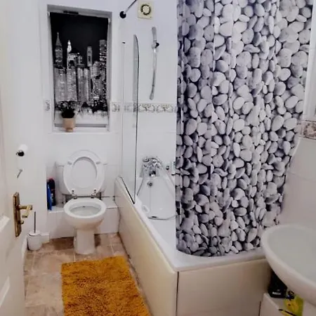 Apartment 2 Bedroom - Greater London *