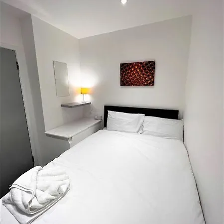 Stepney Beds To 24 *
