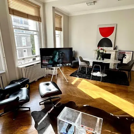 Bond Style In South Kensington *