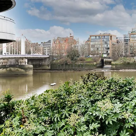 Veeve - Chelsea Bridge Wharf * London