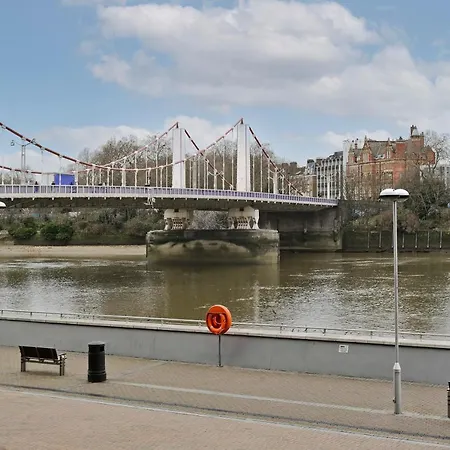 Veeve - Chelsea Bridge Wharf *