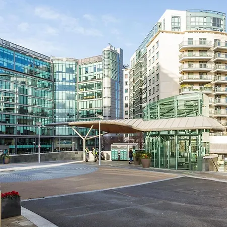 Convenient Urban Pad In Paddington Apartment *
