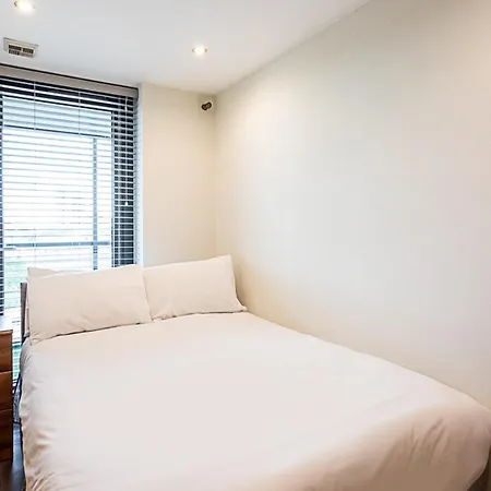 Convenient Urban Pad In Paddington * London