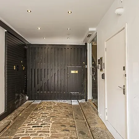 Farringdon Leo Loft London
