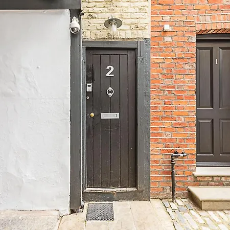Farringdon Leo Loft