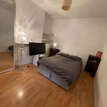 Elmdene Road - Large Homestay London