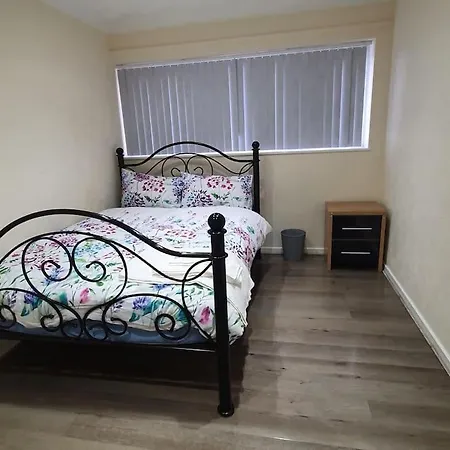 5 Bedroom House By Monishortlets *