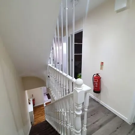 Apartment 5 Bedroom House By Monishortlets