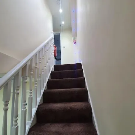 5 Bedroom House By Monishortlets Dagenham