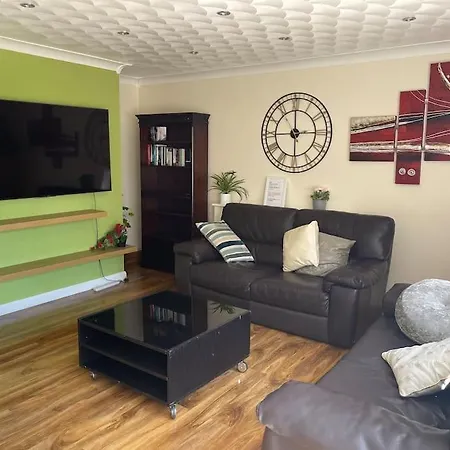 5 Bedroom House By Monishortlets *