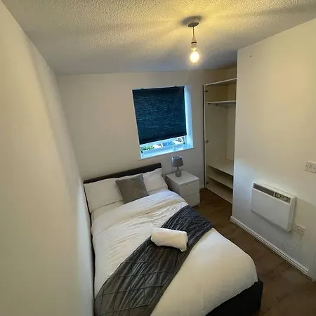 Lovely 2-bed Flat Along The River Thames Apartment *