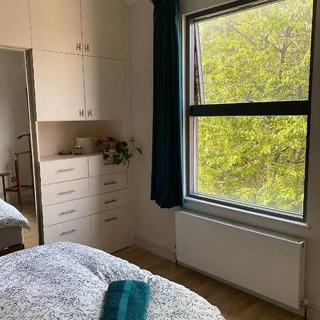 Bright & Beautiful Loft 10mins To Shoreditch Apartment London