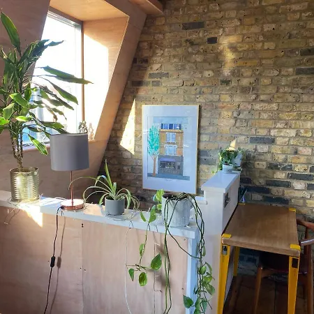 Bright & Beautiful Loft 10mins To Shoreditch * London