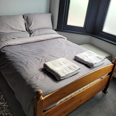 Arsenal And Tottenham Double Bedroom ホームステイ *