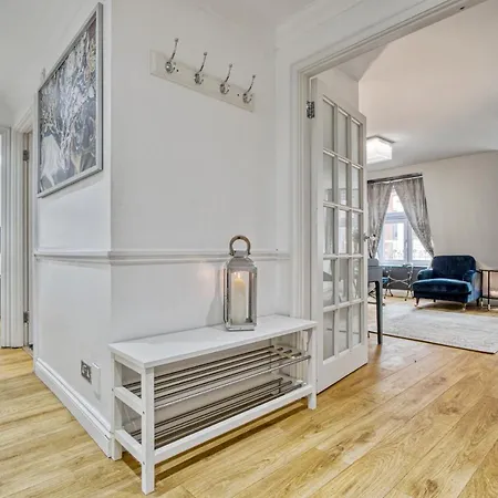 2-bed 2-bathroom Mayfair - Maddox St London