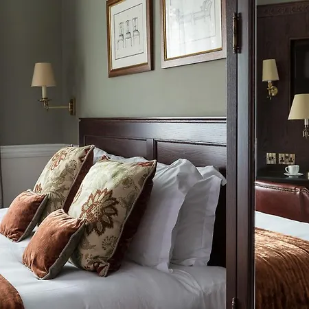 Oxford Hotel 3*