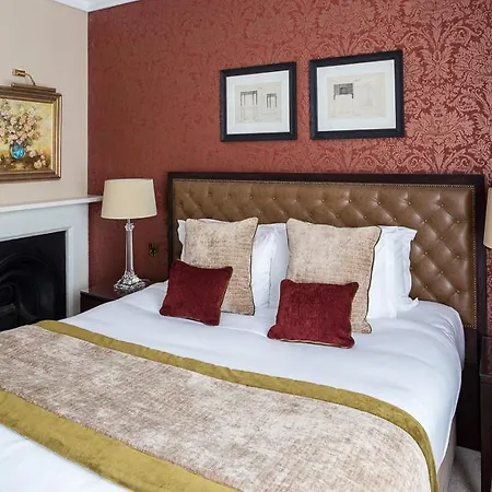 Oxford Hotel 3*