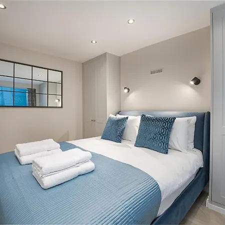 Clarendon Rd By Capital *