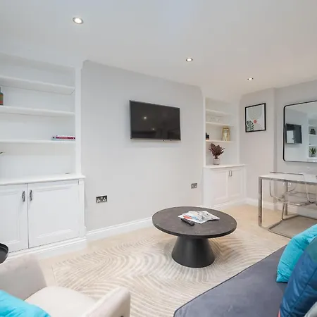 Clarendon Rd By Capital London