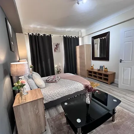 Edgware Road 2 Bedroom *