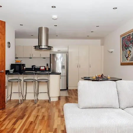 The Broadway, Crouch End *