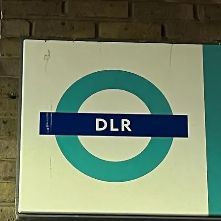 Luxurious Dlr London