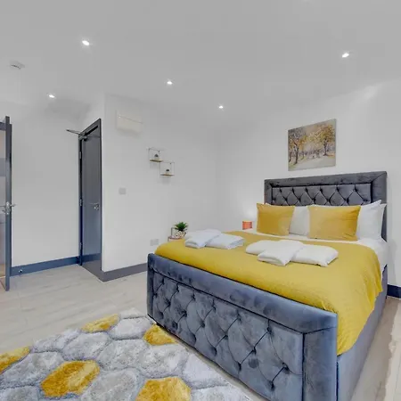 Guest house Heathrow Stays - Fawns Manor *
