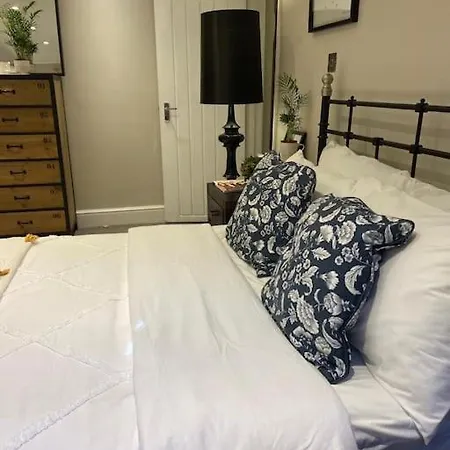 Apartment Ivy House-period Garden Flat Chelsea/fulham