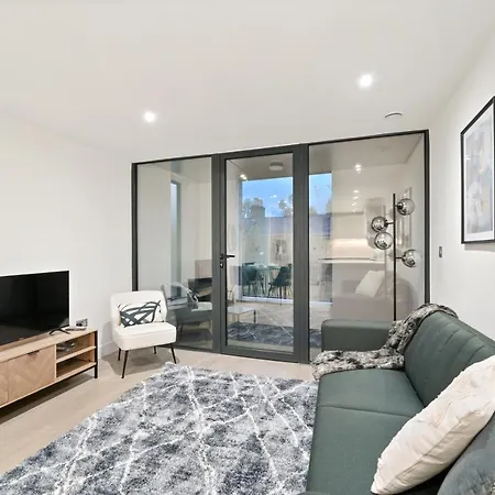 Executive 1 & 2 Bed In Heart Of Free Wifi By Aparts Apartment London
