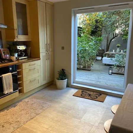 Ivy House-period Garden Flat Chelsea/fulham