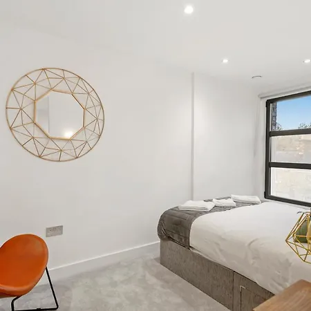 Executive 1 & 2 Bed In Heart Of Free Wifi By Aparts Apartment *