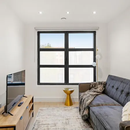Executive 1 & 2 Bed In Heart Of Free Wifi By Aparts Apartment London