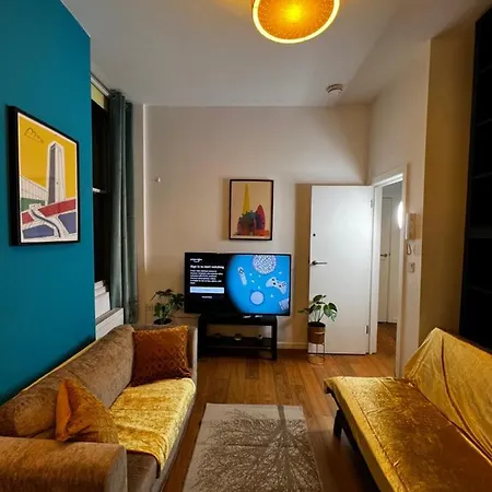 Apartment Luxury 2 Bed Flat 2 Min From Station Nearby Other 4 Stations