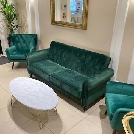 Hotel Astor Court 3*