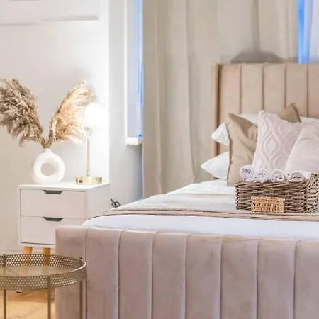 Holiday home Luxury 3 Bed 3 Bath Wembley Townhouse Brent