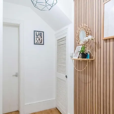 Luxury 3 Bed 3 Bath Wembley Townhouse * Brent