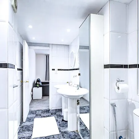 Gorgeous 4 Bedrooms, 5-baths House In Near Edgware Road, Oxford Street, Hyde Park *