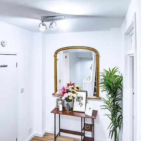 Apartment Gorgeous 4 Bedrooms, 5-baths House In Near Edgware Road, Oxford Street, Hyde Park *