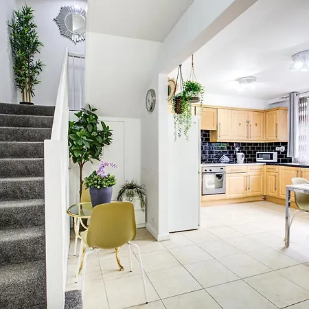 Gorgeous 4 Bedrooms, 5-baths House In Near Edgware Road, Oxford Street, Hyde Park London