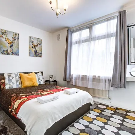 Gorgeous 4 Bedrooms, 5-baths House In Near Edgware Road, Oxford Street, Hyde Park Apartment