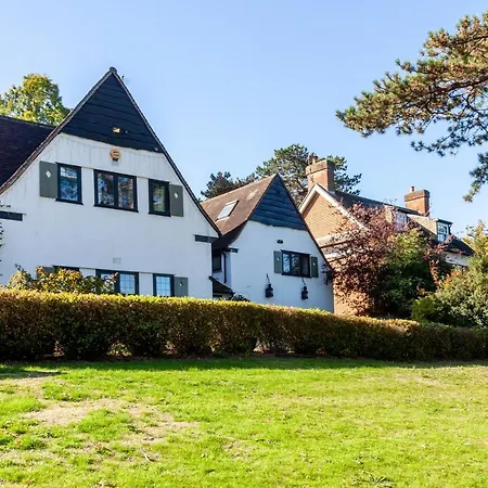 83 Downs Hill Apartment Beckenham
