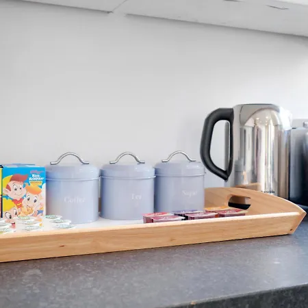 Holiday home Lovely 4 Bedroom London With Free Parking, Garden, Wifi By Roost Kingston upon Thames (Greater London)