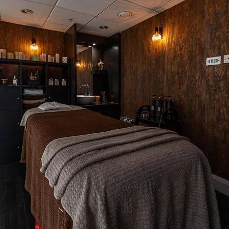 Marriott Regents Park 4*