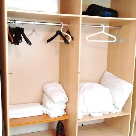 Apartment 2 Bedrooms & 2 Bathrooms With An Ensuite *