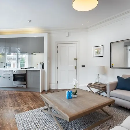 Grosvenor Gardens By Capital Apartment London
